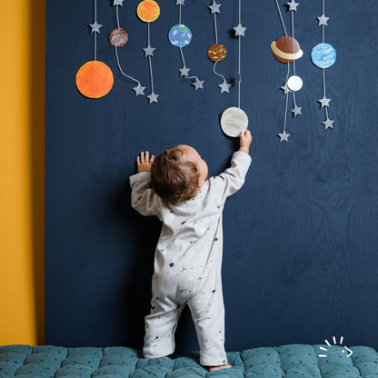 iobio Babyoverall Einteiler Stardust Planeten hellgrau